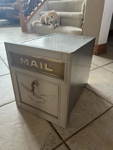 New Wall Mount Lock Stainless Steel Mailbox Stainless Steel 13"H x 15.5"W Eagle - Picture 1 of 9