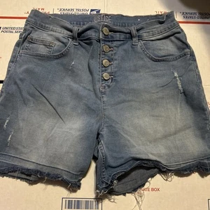 Justice size 18 plus Denim cut off button fly shorts. So cute! Great condition!  - Picture 1 of 2