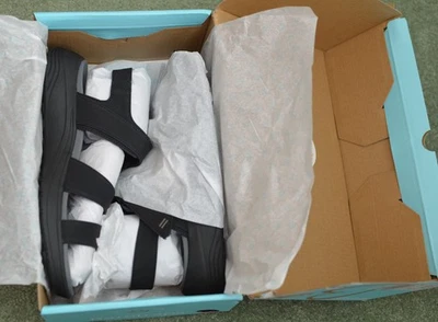 Baretraps~Jeri Sandals~Women size 9.5M~Black~COMFORTABLE~Rebound~Cushion~NEW NWT - Image 1 of 4