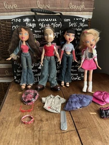 Bratz Puppen Konvolut - 4 Puppen, schwarzer Koffer, Zubehör MGA 2000er - Bild 1 von 11