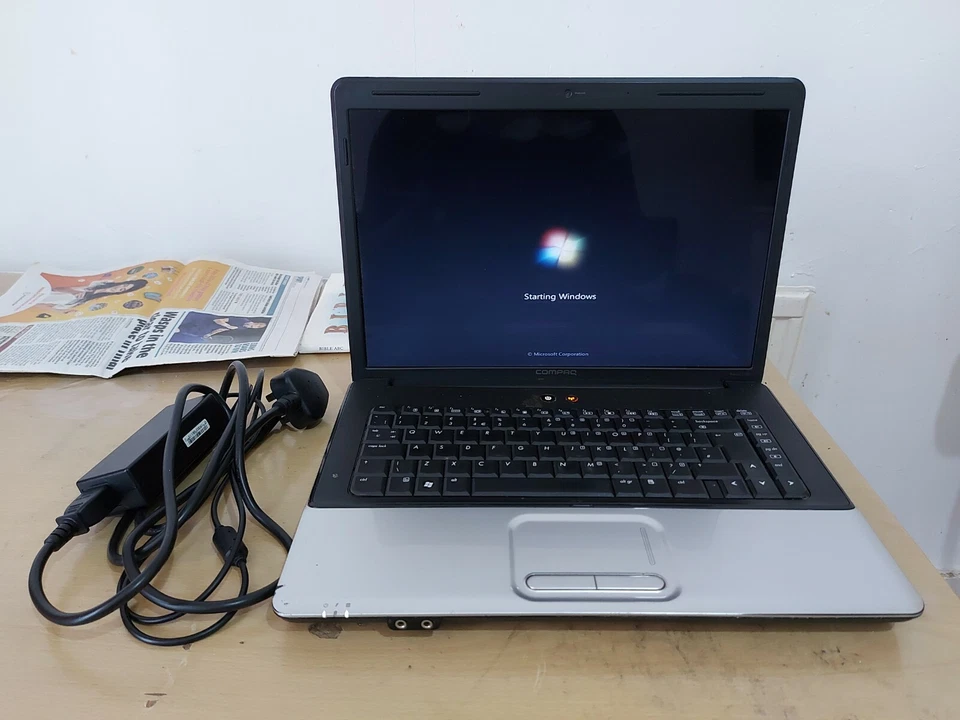COMPAQ CQ50 15.4" AMD SEMPROM SI-40  3GB RAM 320GB HDD Webcam WINDOWS 7  - Image 1 of 4