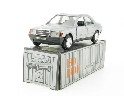 CURSOR 1182 Mercedes-Benz 190 E silber 1:35 in OVP Box Auto Modell 190E W 201 - Bild 1 von 4