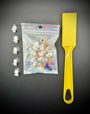 16 Mini Cows Mexican Loteria Magnetic Deck Chips Fichas With Wand - Image 1 of 3