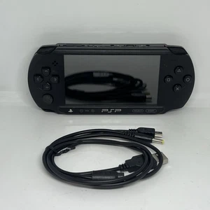 CONSOLE SONY PSP STREET NERA PLAYSTATION PORTATILE SLIM SYSTEM TESTATA PSP-E1003. - Foto 1 di 5