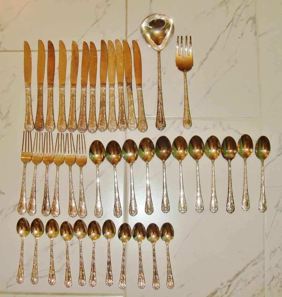 Hermoso patrón ornamentado vintage 42 Wm Rogers & Sons Foto 1 de 4