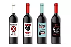 Etichette Bottiglia Vino Festa Divorzio Celebrazione Personalizzate Set 4 Etichette 4,25" x 5,5" - Foto 1 di 7