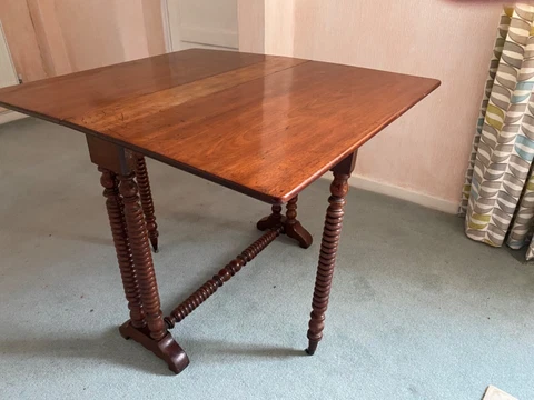 Georgian Mahogany Bobbin Drop Leaf Gate Leg Table with Casters - circa  1820 Cover
