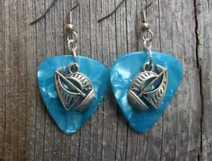Pendientes de guitarra con dije de velero - Elige tu color - Imagen 1 de 6