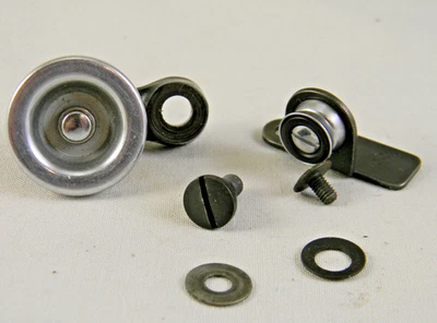 Máquina de costura original 1948 Singer 221 peso pena enrolador de bobina com tensão - Imagem 1 de 3