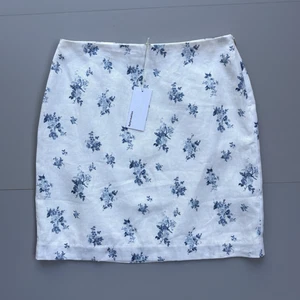 Falda de lino de cintura baja Reformation talla 4 Rina en delicadeza floral cottagecore - Imagen 1 de 12