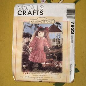 McCalls Vintage Muster #7933 Betsy Stoffpuppe 18 Zoll Kleid mit Gelenkenarmen ungeschnitten - Bild 1 von 2