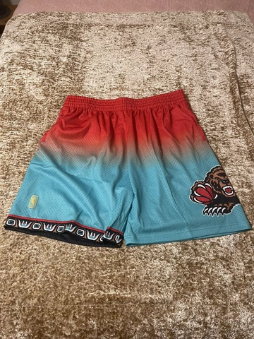 Mitchell & Ness Vancouver  Memphis Grizzlies Hardwood Classic Shorts Size 2XL Cover