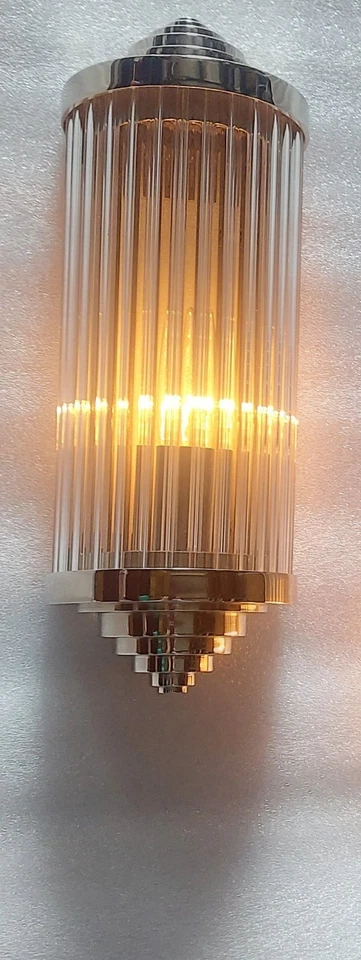 Aplique de pared Art Deco rascacielos - Lámpara de pared decorativa de latón níquel y varilla de vidrio Foto 1 de 4