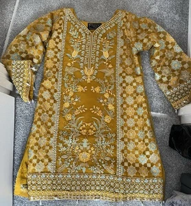 Mendhi dholki wedding outfit sharara Pakistani - Picture 1 of 7