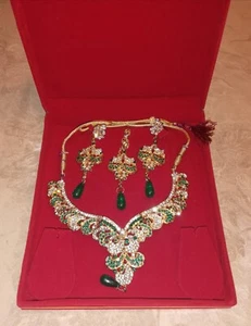 edles Bollywood Schmuckset NEU UtsavFASHION 4-tlg grün - Bild 1 von 8