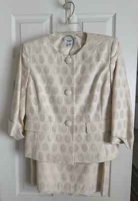 Le Suit 2 Piece Lined Skirt Blazer Set 8P Cream Gold Classic Easter - Image 1 of 4