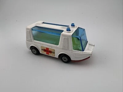 Ambulancia Lesney Matchbox Superfast 46 Stretcha Fetcha 1971 base roja Foto 1 de 4
