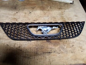 99_04 FORD MUSTANG FRONT GRILLE OEM XR3X-8150-AC - Picture 1 of 8