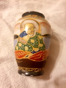 Antique Japanese Satsuma vase Made in Japan Handpainted. c1930 Showa period - Picture 1 of 8
