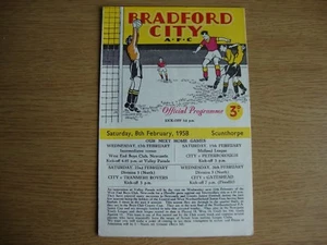 1957/8 Bradford City v Scunthorpe United - League Division 3 North - TOP - Bild 1 von 2