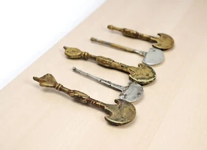 Antique Brass Lot of 5 Betel Paan Making Fllat Spoons Hand Crafted Engraved - Picture 1 of 5