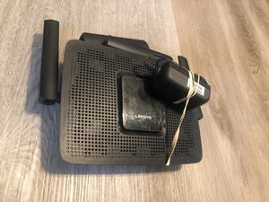 Linksys MR8300 Tri-Band Mesh AC2000 Wi-Fi Router - Black v1.1 - Picture 1 of 7
