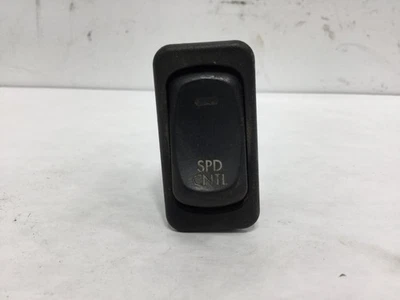 Interruptor de tablero/consola Freightliner M2 112 CRUISE ON/OFF - Usado | P/N A0637217054 Foto 1 de 4