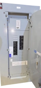 GE AQU3302RCX Panelboard 225A 208V 3Ph MLO w/8 THQB2120 20A 2-Pole Breakers - Picture 1 of 7