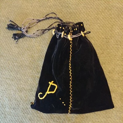 Bolso vintage de terciopelo negro con cordón 9"x9" cosido a mano Foto 1 de 4