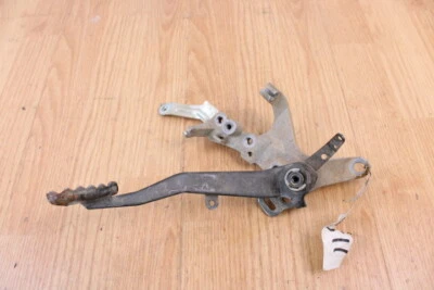 2005 05 YAMAHA GRIZZLY 660 Rear Brake Pedal & Bracket - Image 1 of 4