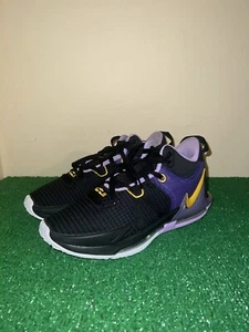 Nike LeBron Witness 7 Lakers Black University Gold Lilac DM1123-002 Size 9 - Picture 1 of 6