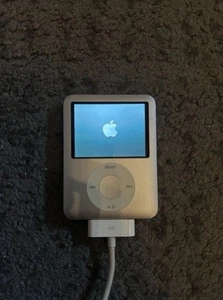 Apple iPod Nano 3. Generation 4GB OVP Mp3 Player Teildefekt - Bild 1 von 2