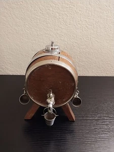 EMPTY 1930's NELCRAFT WOODEN DECORATIVE WHISKY BARREL DECANTERS EMPTY - Picture 1 of 7
