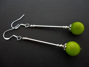 A PAIR OF DANGLY PERIDOT JADE BEAD EARRINGS WITH 925 SOLID SILVER HOOKS. NEW.. - Picture 1 of 1
