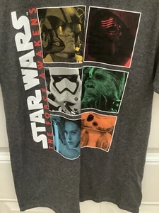 Star Wars The Force Awakens and Last Jedi Figures Toys Shirt  Gray Size Medium - Picture 1 of 4