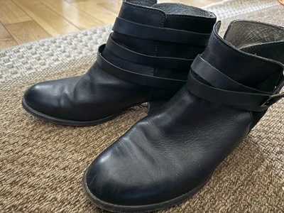 Botas Chelsea H by Hudson Vintage Cuero Negro Y Gamuza Con Correas Talla 41 Foto 1 de 4