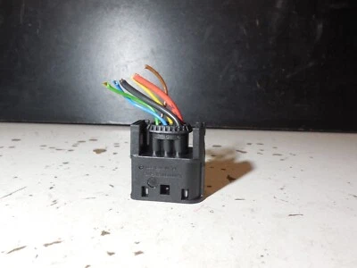 Front LH Window Motor Plug 0035400681 for 03-09 Mercedes Benz R230 SL500 - Image 1 of 4