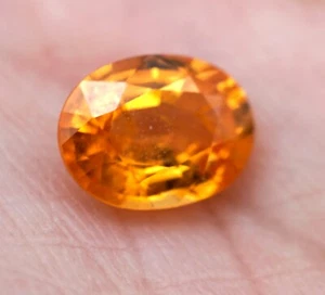 1.8 Carat Pale Oval Shaped Spessartine Garnet. Good Cut & Color - Picture 1 of 7