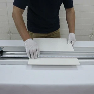 Regla deslizante de PVC de precisión de 51" con protector protector - Cortadora de tablas KT - Imagen 1 de 12