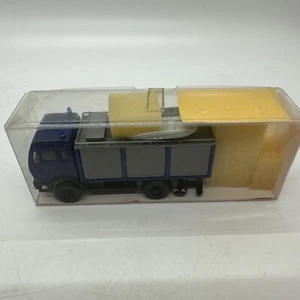 Roskopf #D-8220 Mercedes Rescue Fire Truck "Blue" H.O. 1/87 - Picture 1 of 6