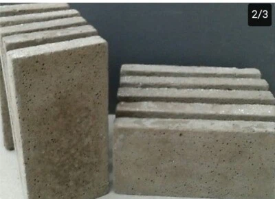 2 X Fire bricks Log Burners, Open Fires, Fire Pits Wood Fired Ovens Etc - Image 1 of 3