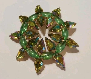 Vintage Large Lime green Glass Starburst Brooch - Picture 1 of 7