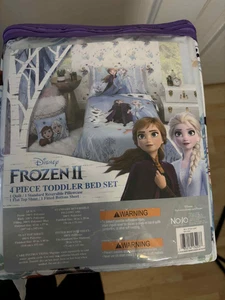 Disney Frozen 2 - 4 Piece Toddler Bedding Set including quilt NWT - Picture 1 of 6