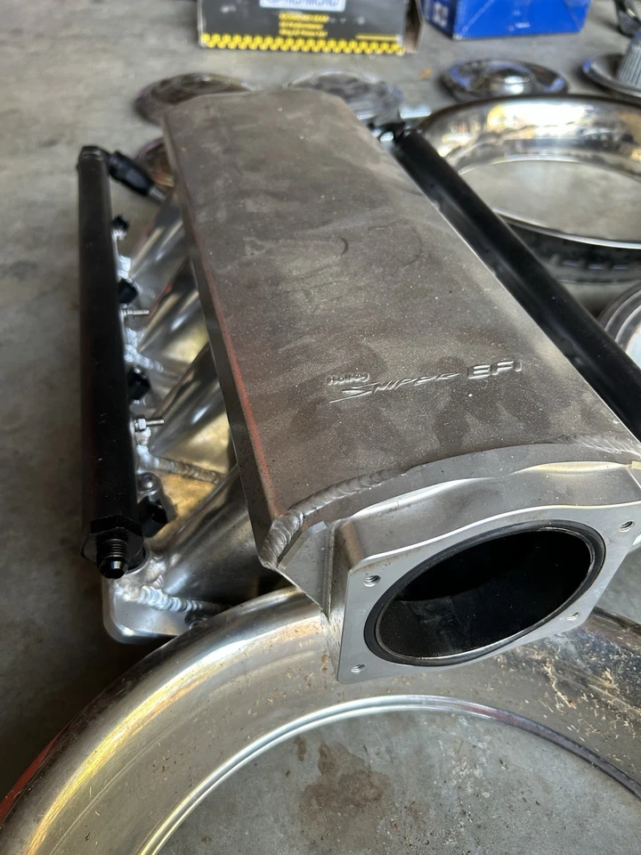 Holley Sniper EFI 822041-1 Sniper EFI Sheet Metal Fabricated Intake Manifold - Image 1 of 4