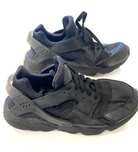 Nike Air Huarache Triple Black Running Shoes Men's Size 11 - Picture 1 of 10