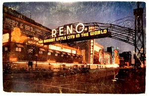 Reno Arch At Night Postcard - Picture 1 of 2
