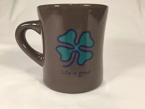Taza de café Life is Good marrón con trébol de 4 hojas estilo comedor estilo trébol Life is Good - Imagen 1 de 4