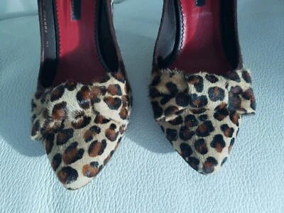 Tacón alto para mujer CH Carolina Herrera con estampado de guepardo Foto 1 de 4