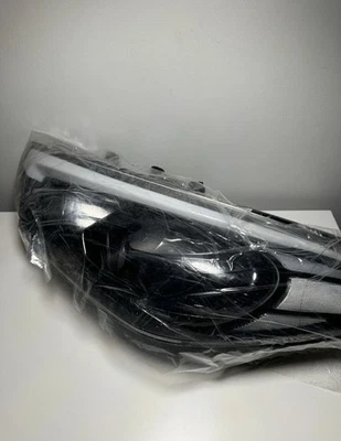 Фары головного света со стороны водителя в сборе для KIA Forte Koup 2014-2016 годов выпуска - Изображение 1 из 4