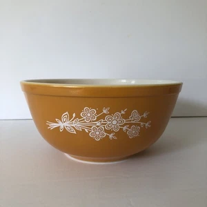 Vintage Pyrex Butterfly Gold Bowl - Picture 1 of 4